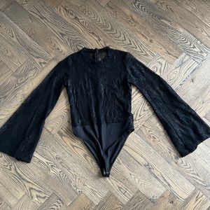 Good American lace bell sleeve bodysuit